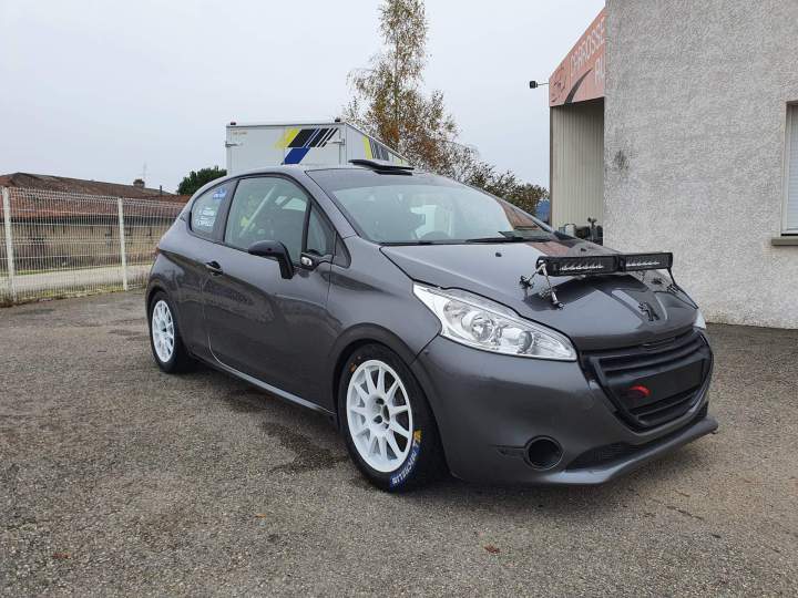 Peugeot 2028 rallye face avant Bourg-en-Bresse