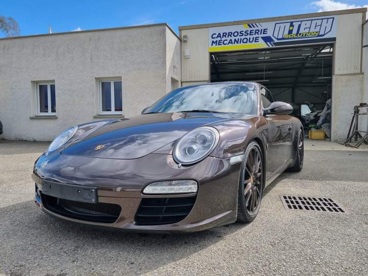 Porsche face avant Bourg-en-Bresse